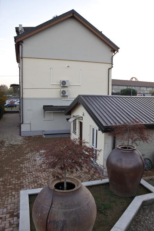 B&B Leonardo Rho Exterior photo