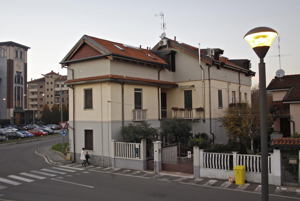 B&B Leonardo Rho Exterior photo