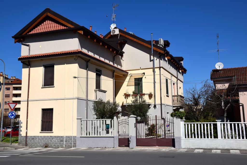 B&B Leonardo Rho Exterior photo