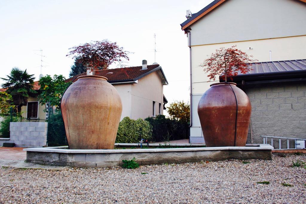 B&B Leonardo Rho Exterior photo